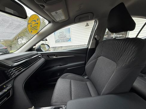 Used 2025 Toyota Camry LE FWD image 16