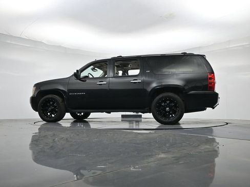 Used 2008 Chevrolet Suburban LTZ w/ LTZ Preferred Equipment Group AWD/4WD image 41