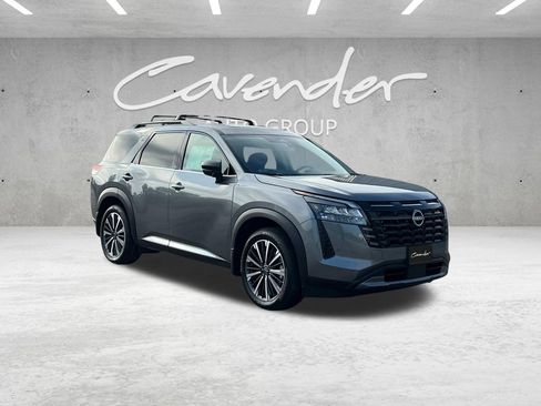New 2026 Nissan Pathfinder Platinum FWD image 2