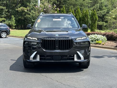 Used 2024 BMW X7 xDrive40i w/ Climate Comfort Package AWD/4WD image 3
