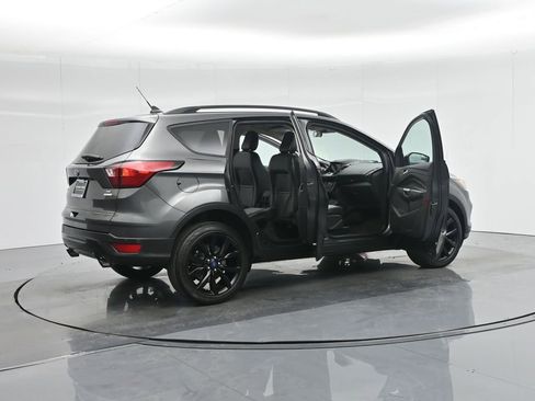 Used 2019 Ford Escape SE image 5