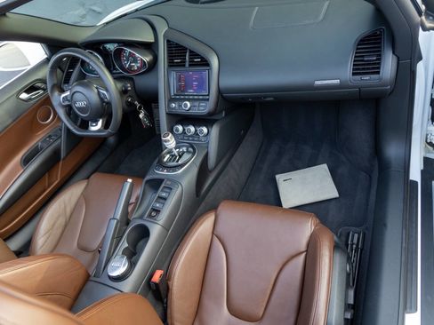 Used 2012 Audi R8 V10 image 2