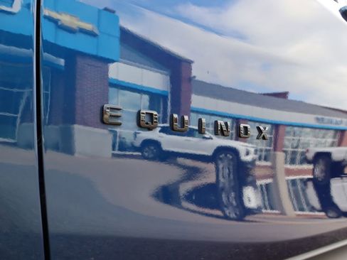 Used 2023 Chevrolet Equinox RS w/ LPO, Floor Liner Package image 9