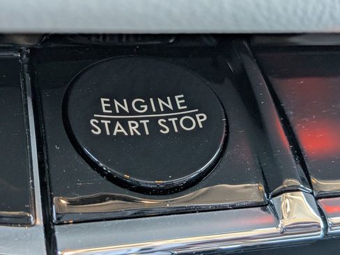 Certified 2025 Lincoln Aviator Reserve image 34