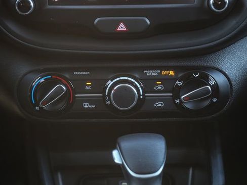 Used 2023 Kia Soul LX w/ LX Technology Package image 15