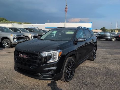 Used 2023 GMC Terrain SLT w/ Elevation Edition AWD/4WD image 2