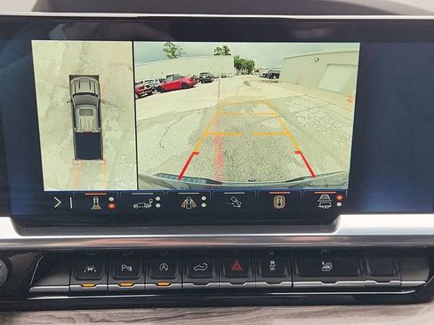 Certified 2024 Chevrolet Silverado 1500 LTZ AWD/4WD image 15