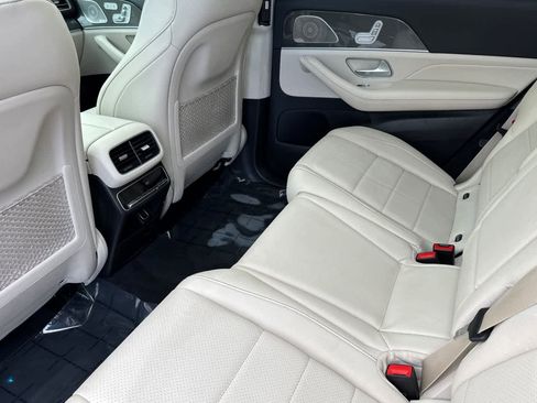 Used 2022 Mercedes-Benz GLS 450 4MATIC image 4