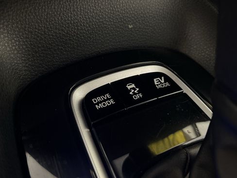 Used 2025 Toyota Corolla LE w/ LE Premium Package FWD image 32