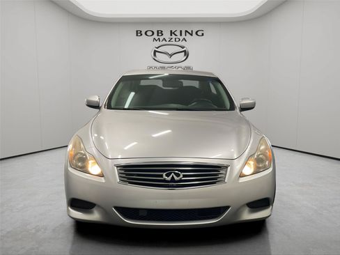 Used 2010 INFINITI G37 Convertible w/ Premium Pkg RWD image 8