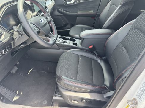 Certified 2026 Ford Escape ST-Line Select w/ Tech Pack #1 AWD/4WD image 9
