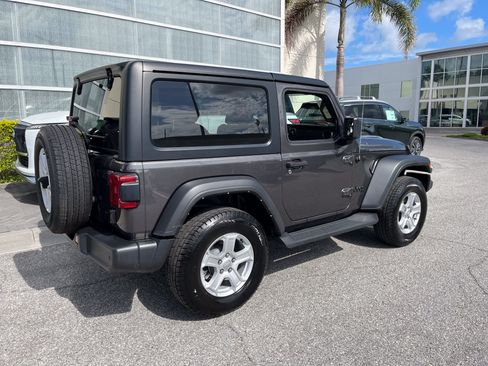 Used 2022 Jeep Wrangler Sport AWD/4WD image 5