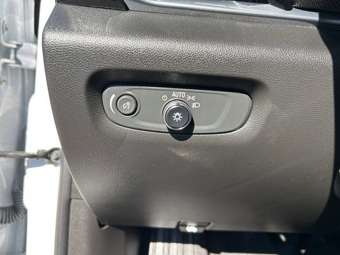 Used 2023 Chevrolet Traverse RS image 13