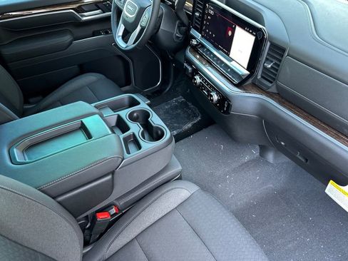 New 2026 GMC Sierra 2500 SLE w/ SLE Value Package; AWD/4WD image 13