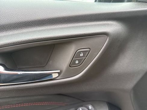 New 2026 Chevrolet Trax RS w/ Sunroof Package image 11