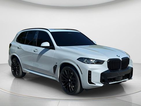 Certified 2024 BMW X5 xDrive40i w/ M Sport Package AWD/4WD image 3