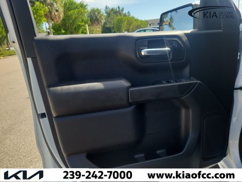 Used 2024 Chevrolet Silverado 1500 Custom Trail Boss AWD/4WD image 22