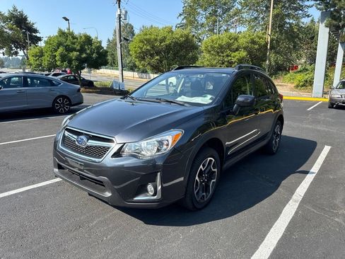 Used 2017 Subaru Crosstrek 2.0i Premium AWD/4WD image 2