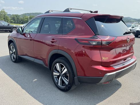 Used 2024 Nissan Rogue SL w/ SL Premium Package AWD/4WD image 6