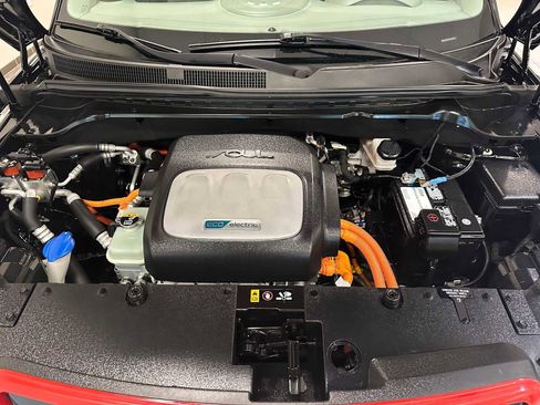 Used 2016 Kia Soul EV + image 9