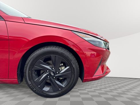 Used 2023 Hyundai Elantra SEL w/ Preferred Accessory Package FWD image 30