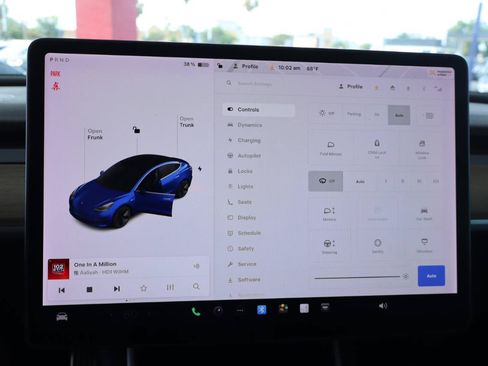 Used 2018 Tesla Model 3 Long Range RWD image 18