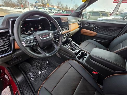 Used 2025 GMC Canyon AT4 w/ Technology Plus Package AWD/4WD image 18
