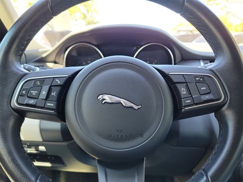 Used 2019 Jaguar E-PACE S image 19
