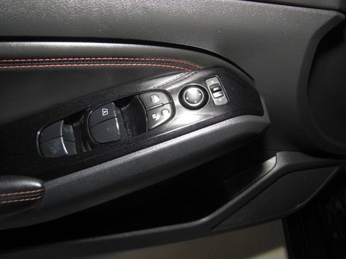 Used 2023 Nissan Altima 2.5 SR FWD image 11