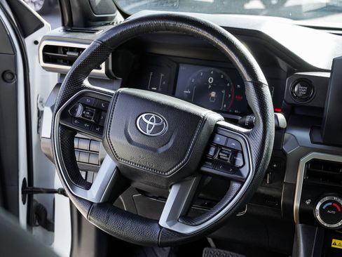 Used 2024 Toyota Tacoma SR5 AWD/4WD image 32