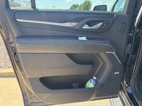 Used 2021 GMC Yukon XL Denali w/ Denali Premium Package AWD/4WD image 7