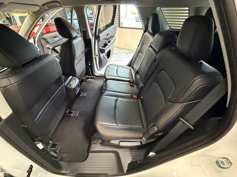 Used 2023 Nissan Pathfinder SL AWD/4WD image 53