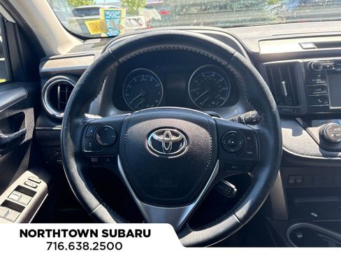 Used 2018 Toyota RAV4 XLE AWD/4WD image 10