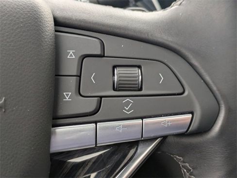 Used 2025 Cadillac XT6 Premium Luxury image 17