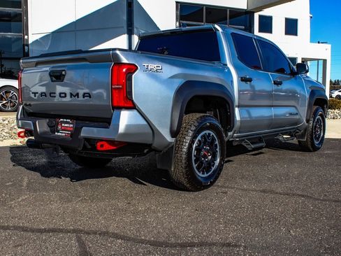 Used 2024 Toyota Tacoma TRD Off-Road image 6