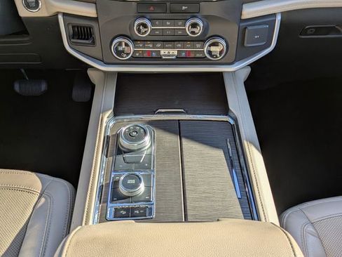 Used 2023 Ford Expedition Max Limited image 17
