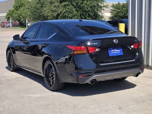 Used 2021 Nissan Altima 2.5 SR FWD image 9