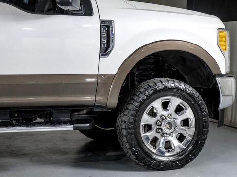 Used 2017 Ford F250 Lariat w/ Chrome Package image 7