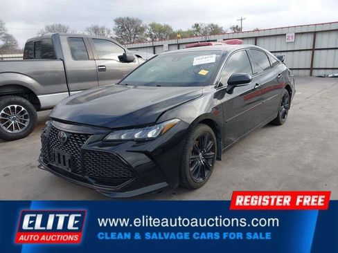 Used 2021 Toyota Avalon XSE FWD image 3