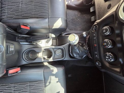 Used 2012 Jeep Wrangler Sahara AWD/4WD image 18