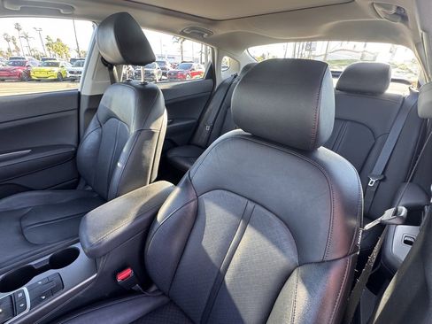 Used 2020 Kia Optima SE image 19