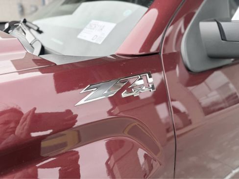 Used 2017 GMC Sierra 1500 SLT w/ SLT Premium Package image 6