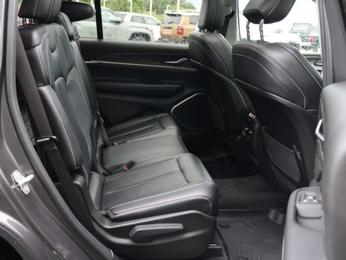 Used 2021 Jeep Grand Cherokee L Limited AWD/4WD image 22