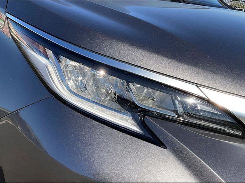 Certified 2024 Toyota Sienna Limited image 29