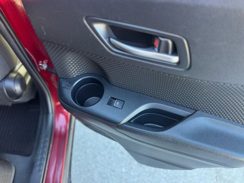 Used 2018 Toyota C-HR XLE image 32