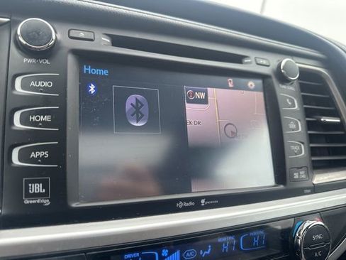 Used 2014 Toyota Highlander Limited image 34