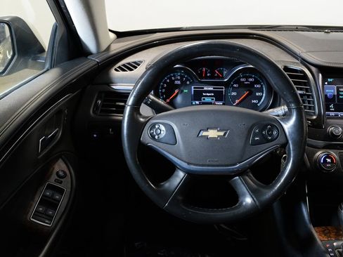 Used 2015 Chevrolet Impala LT w/ Convenience Package FWD image 13