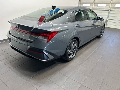 New 2026 Hyundai Elantra Limited FWD image 3