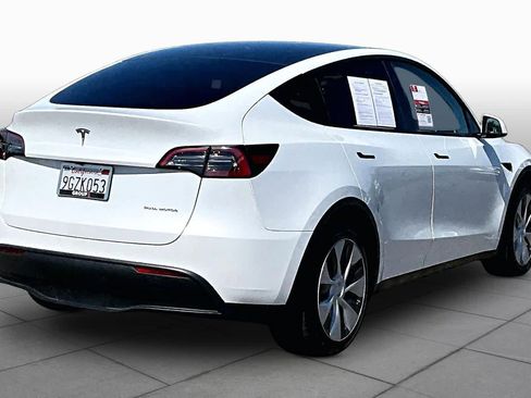 Used 2023 Tesla Model Y AWD image 12