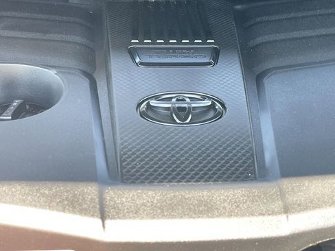 Certified 2022 Toyota Tundra SR5 w/ SR5 Convenience Package AWD/4WD image 17